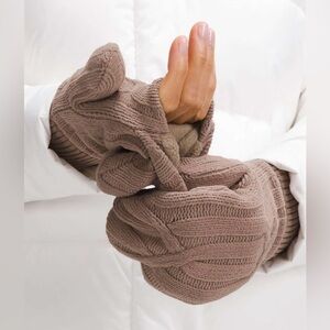 Lululemon Womens Cable-Knit Fleece-Lined Mittens Taupetastic - Size M/L